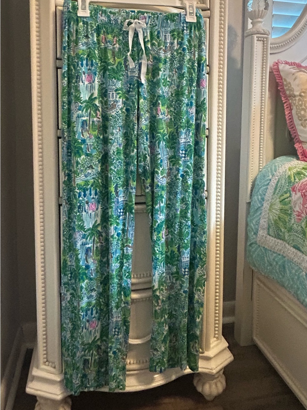 Women’s Lilly Pulitzer Pajama set, Size Small - Picture 3 of 16